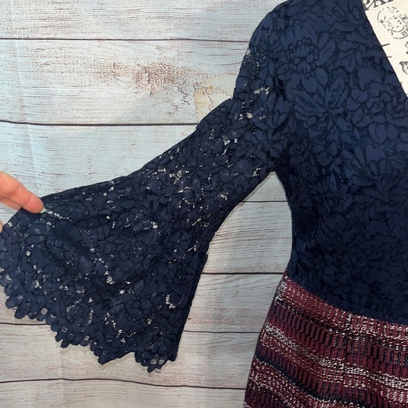 Nanette Lepore Dress Lace Sleeves Tweed Metallic Skirt Section V-neck Size 10 - Picture 4 of 11